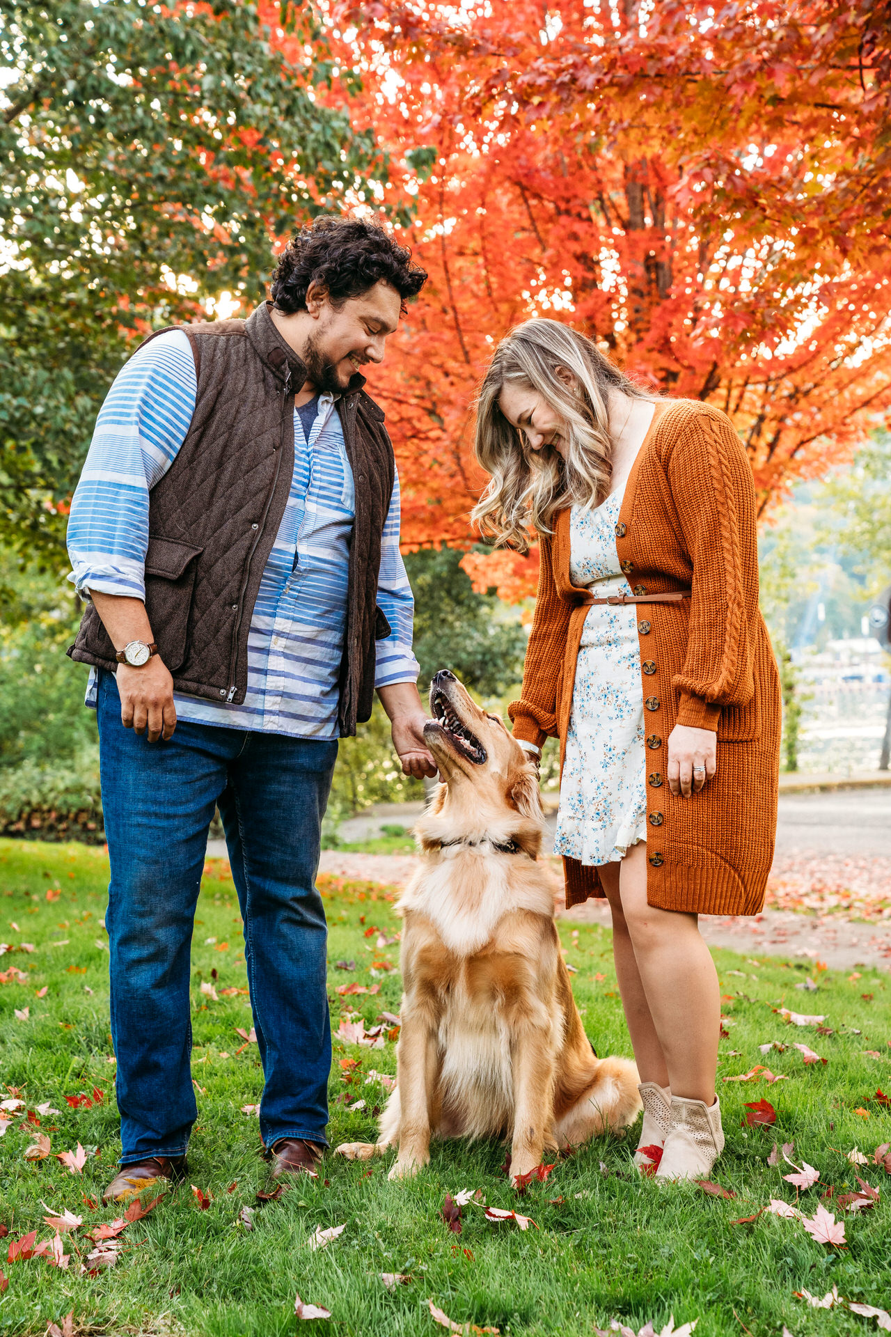 couple's photo session with dog in Portland Oregon in the autumn